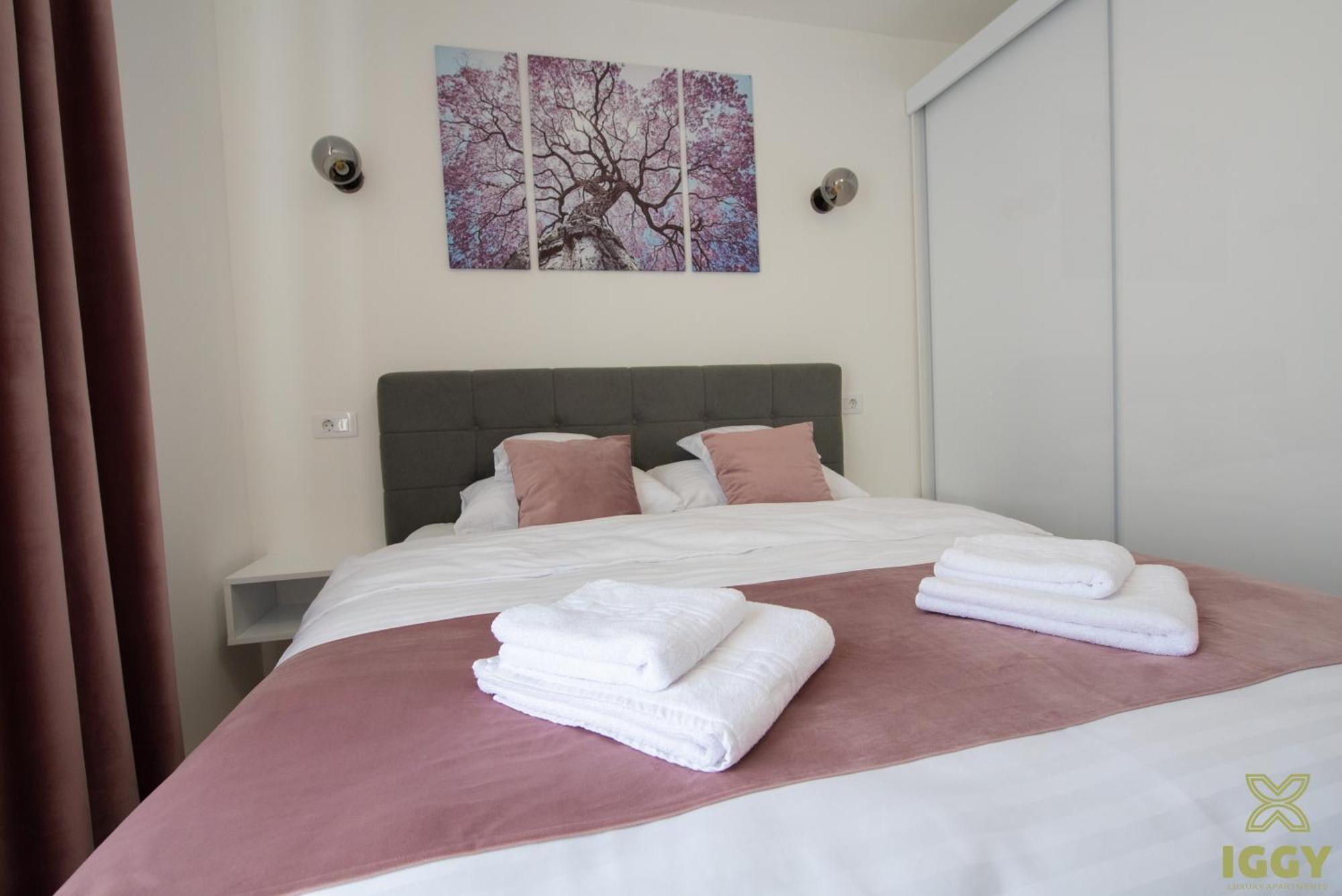 Iggy Premium Apartment Hunedoara Exteriör bild