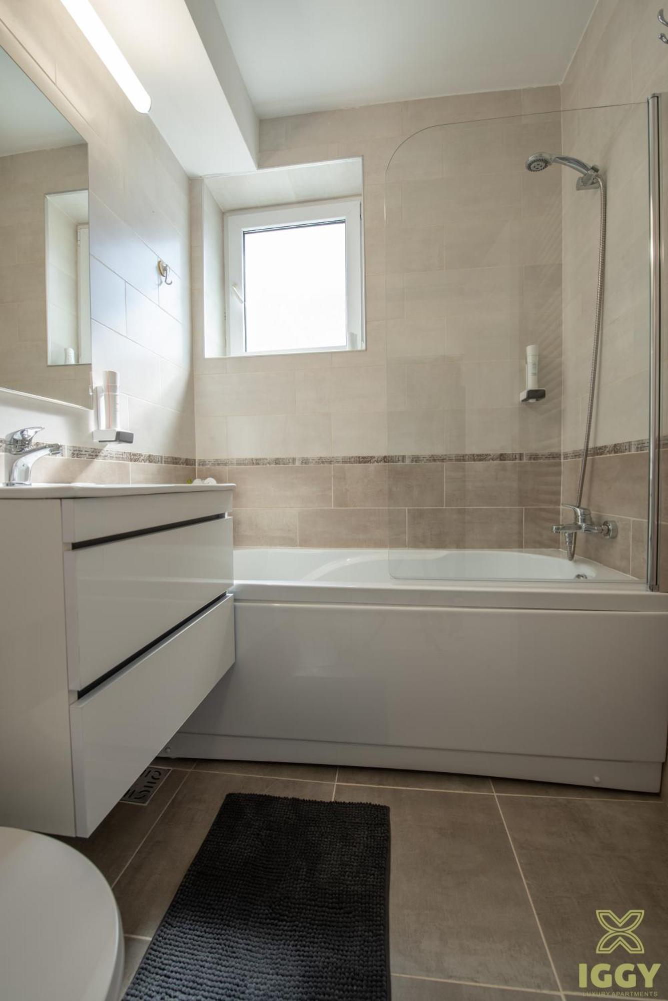 Iggy Premium Apartment Hunedoara Exteriör bild
