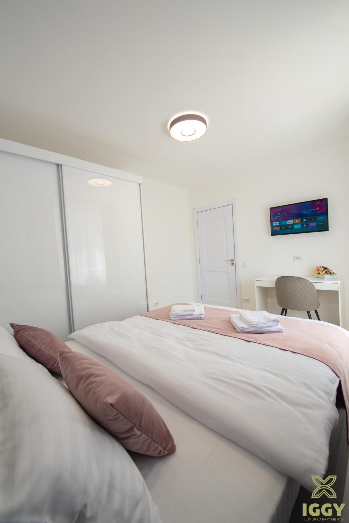 Iggy Premium Apartment Hunedoara Exteriör bild