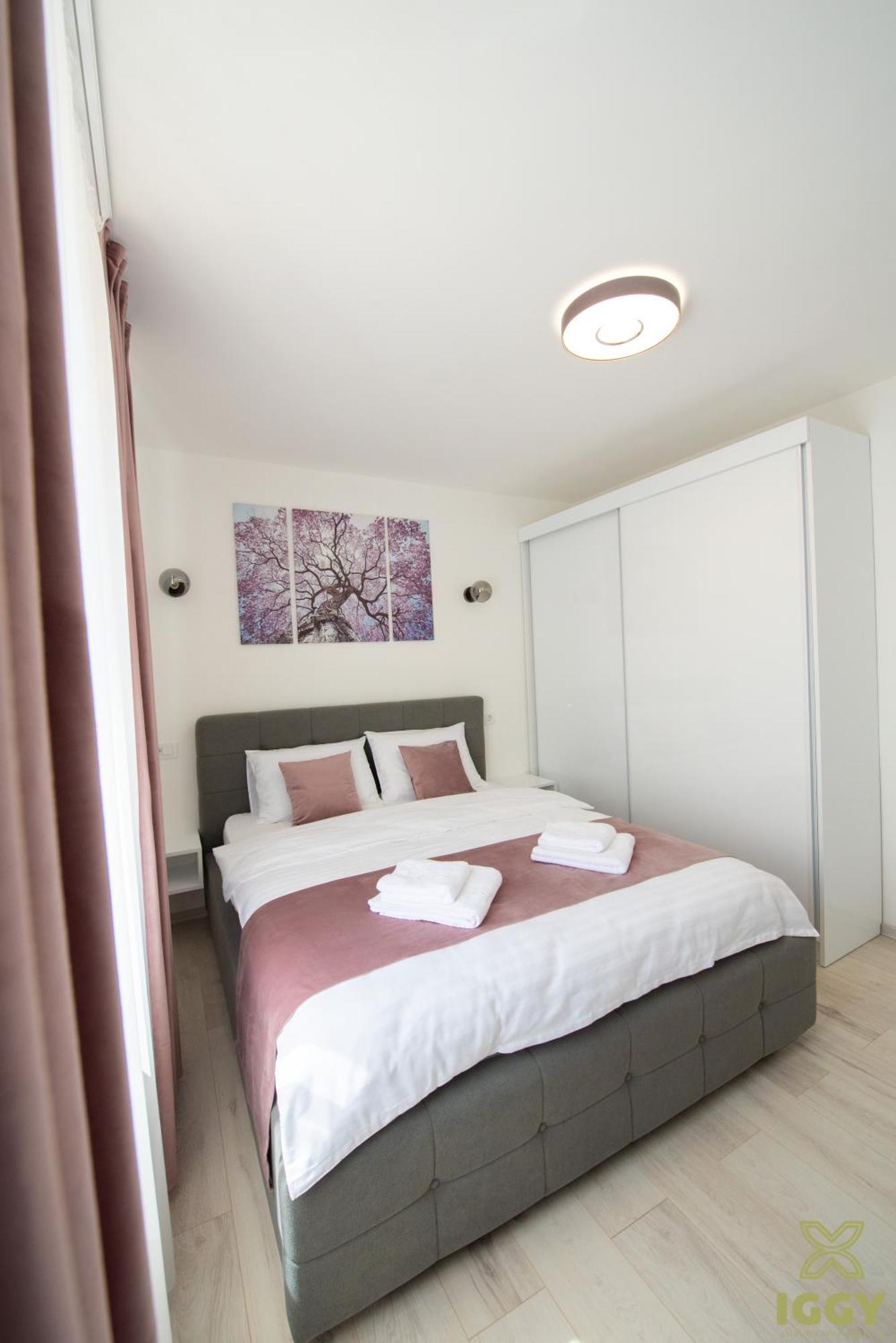 Iggy Premium Apartment Hunedoara Exteriör bild